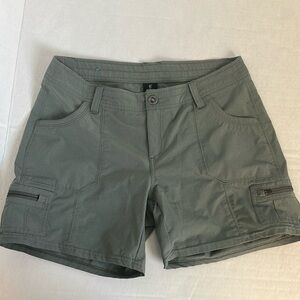 Women's Kuhl Hiking Shorts 5" Green Size 10. Pockets Stretch Wicking UPF Comfort